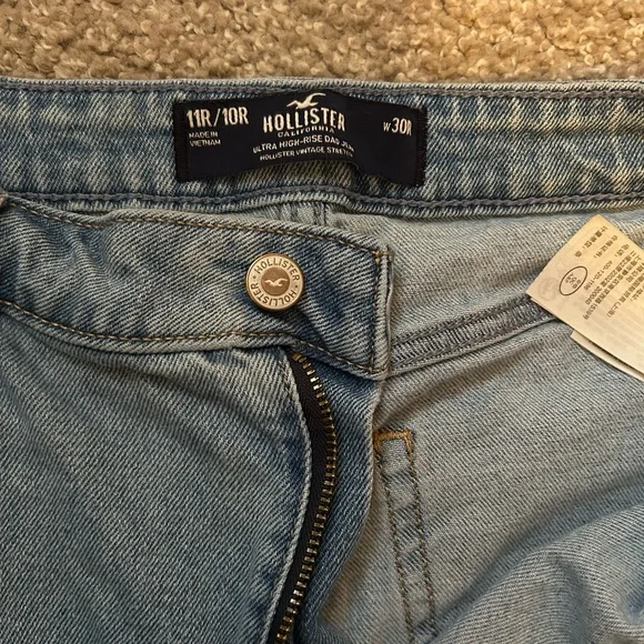 Heart Patterned Blue Jeans - Picture 3 of 5